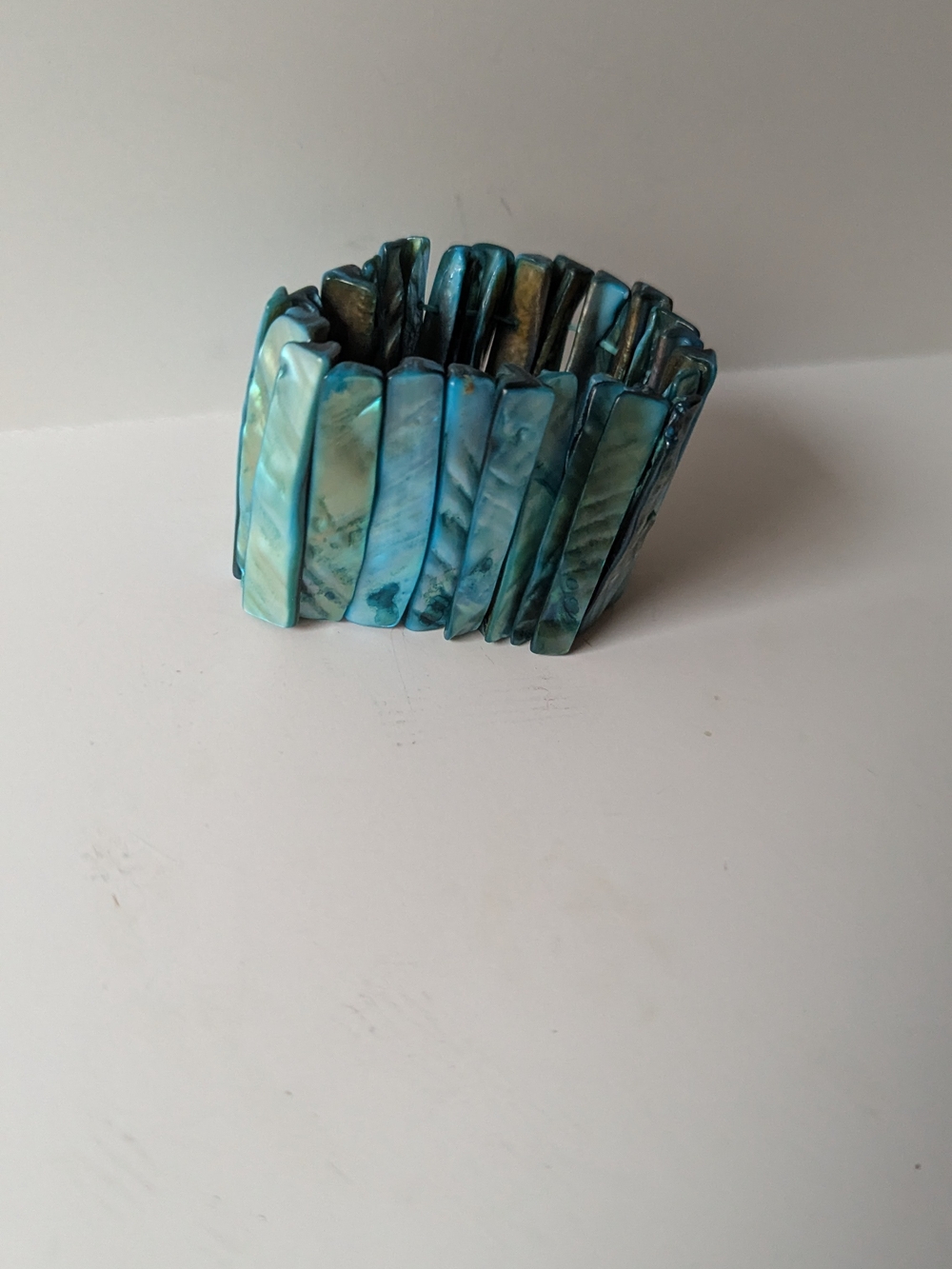 Turquoise Blue Shell Chip Stretch Bracelet